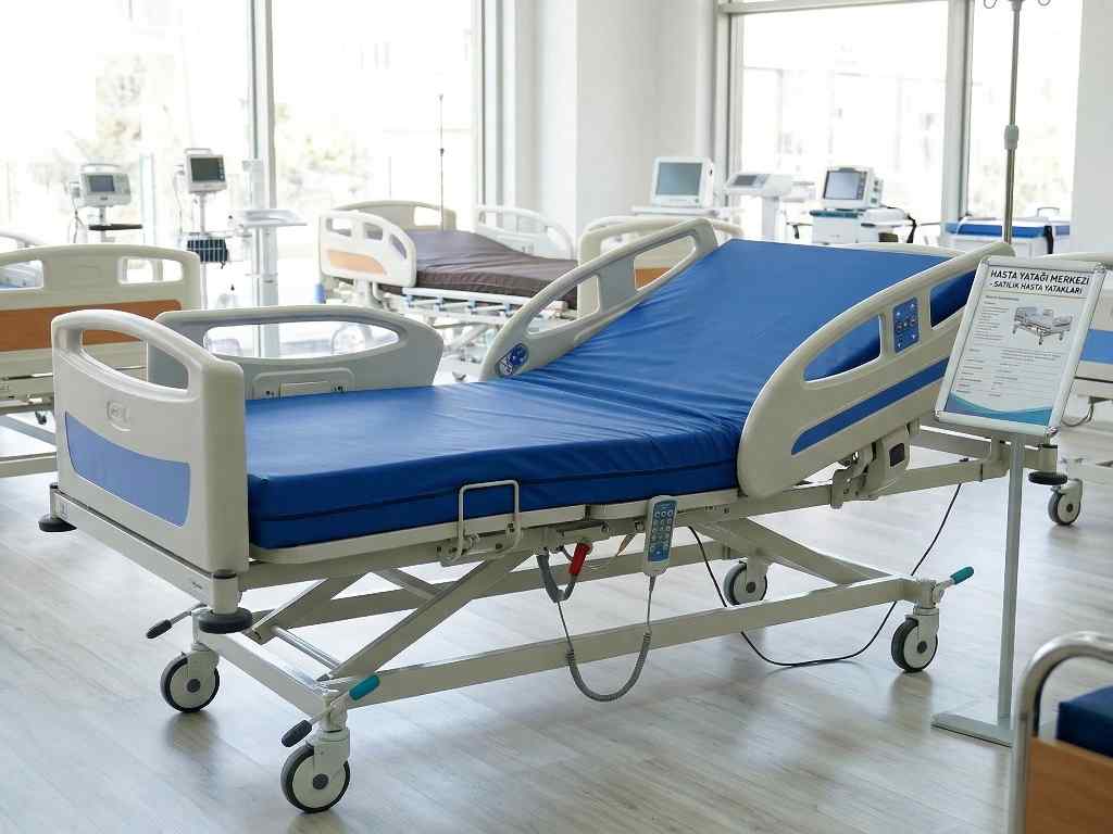 Satılık hasta yatağı modeli evde bakım ve konforlu kullanım için uygun çözüm sunar